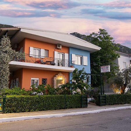 Tsertos Apartments Kamena Vourla Exterior foto
