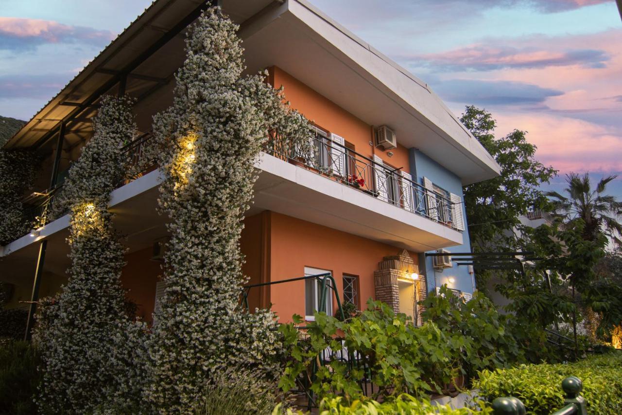 Tsertos Apartments Kamena Vourla Exterior foto