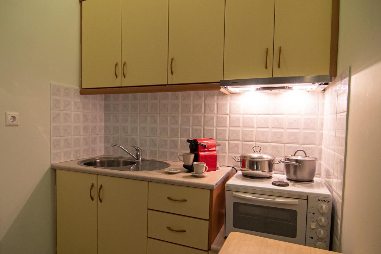 Tsertos Apartments Kamena Vourla Exterior foto