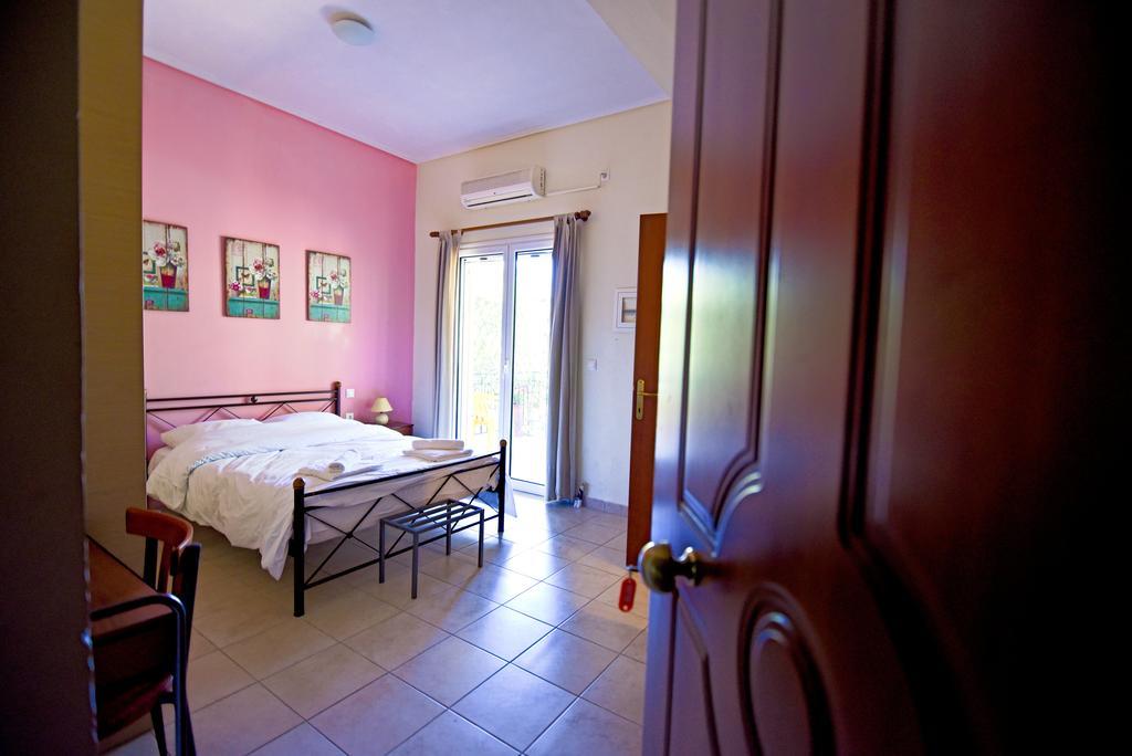 Tsertos Apartments Kamena Vourla Exterior foto