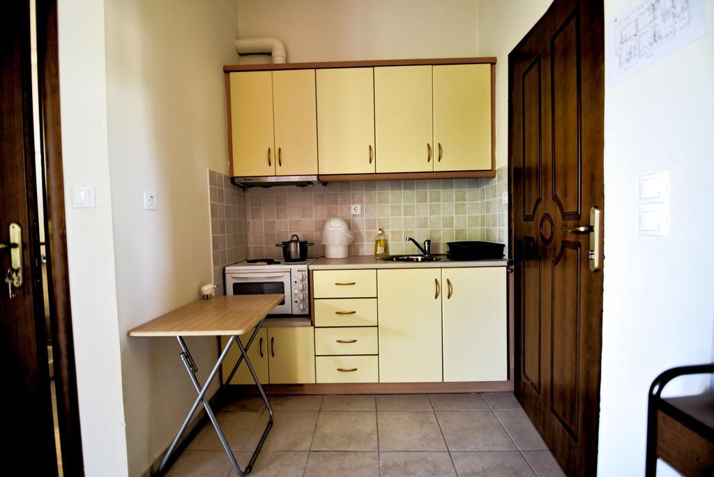 Tsertos Apartments Kamena Vourla Exterior foto
